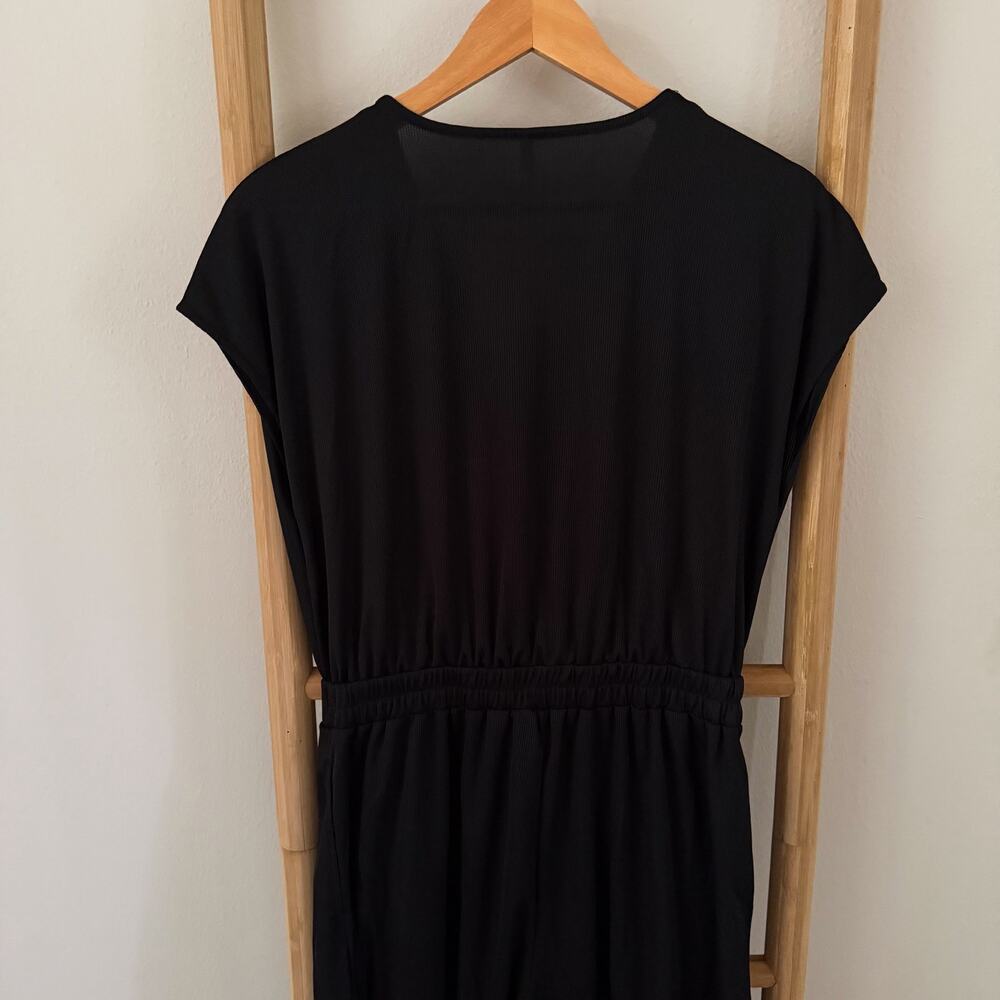 Halara Easy Peezy Black Wide Leg Waffle Jumpsuit Size Small EUC V Neck Pockets - Picture 9 of 10